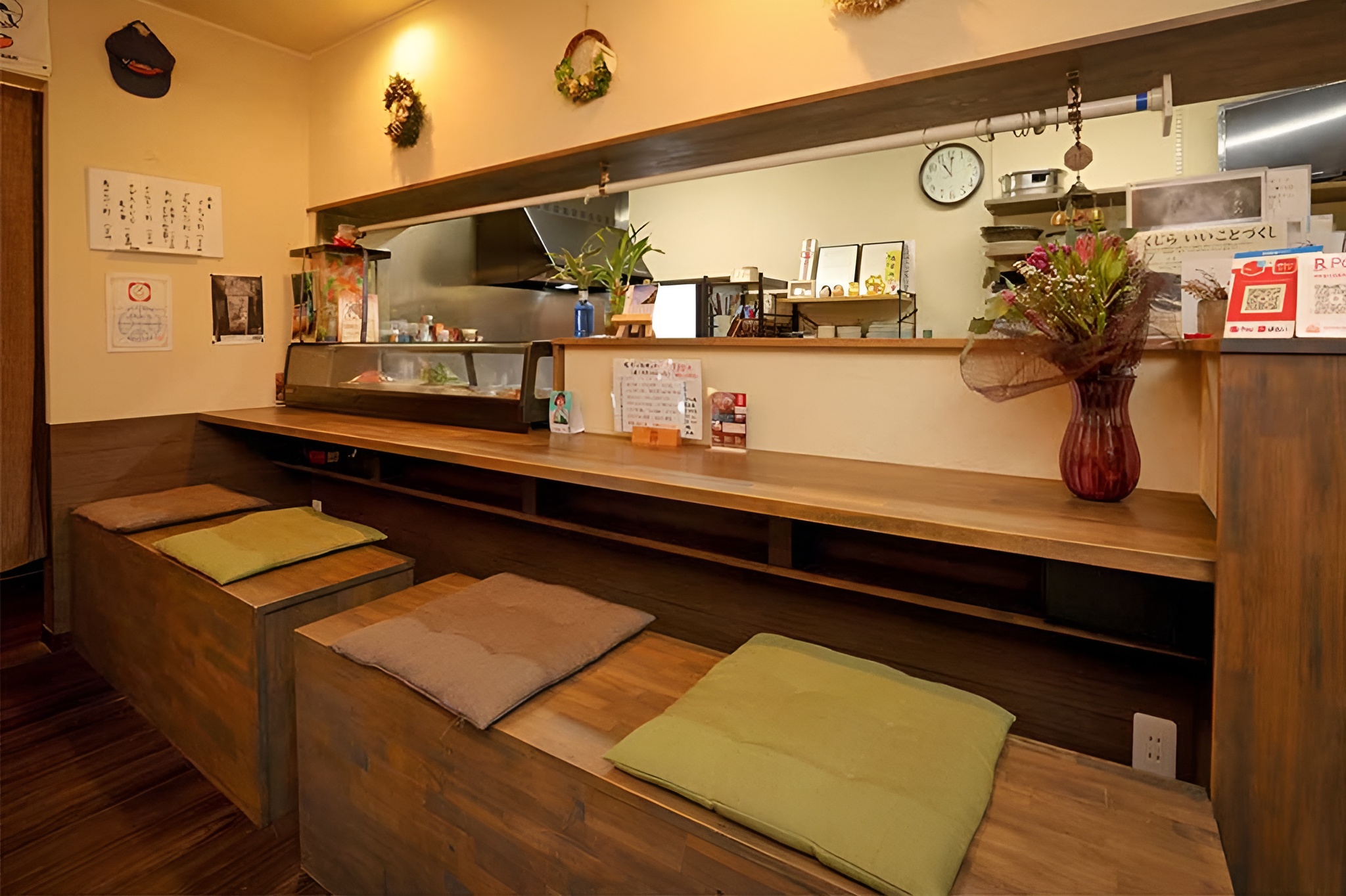 カウンター席でくつろぐ | 群馬県館林の居酒屋なら酒菜 杏
